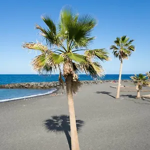 Bright Spacious Apartment, 2 Min Walk From , Candelaria España